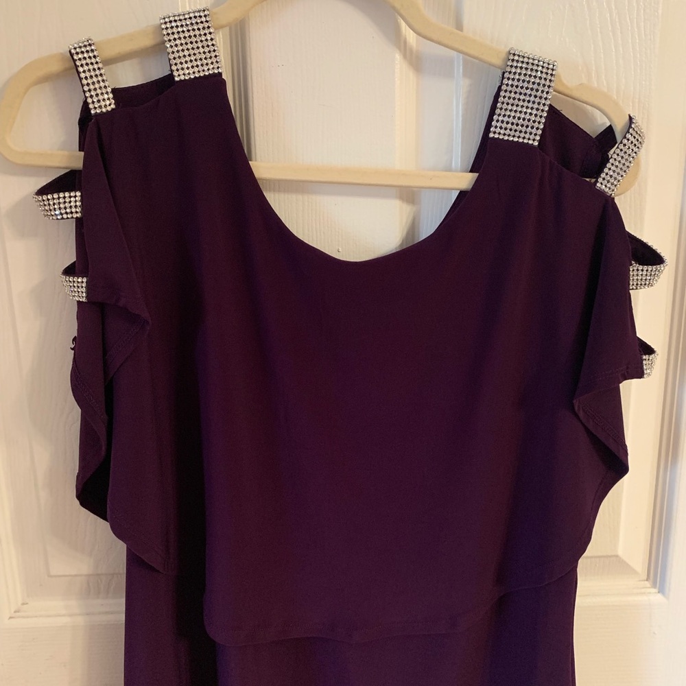 Beautiful plum semi-formal top Sz M